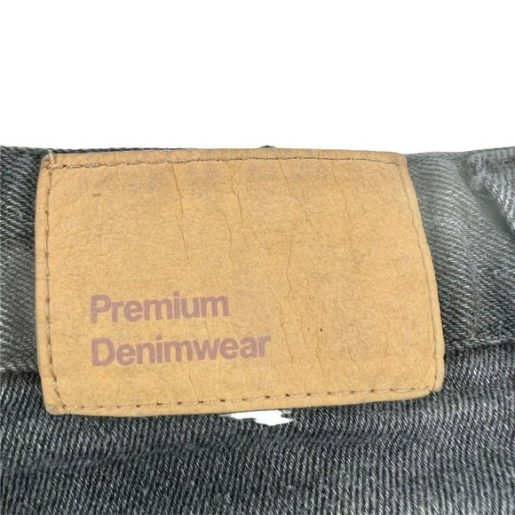 Love Tree Medium Black Denim Distressed Shorts - Picture 5 of 8